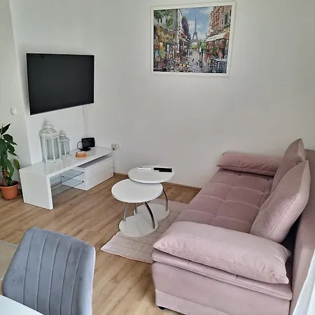 3m Apartment Split